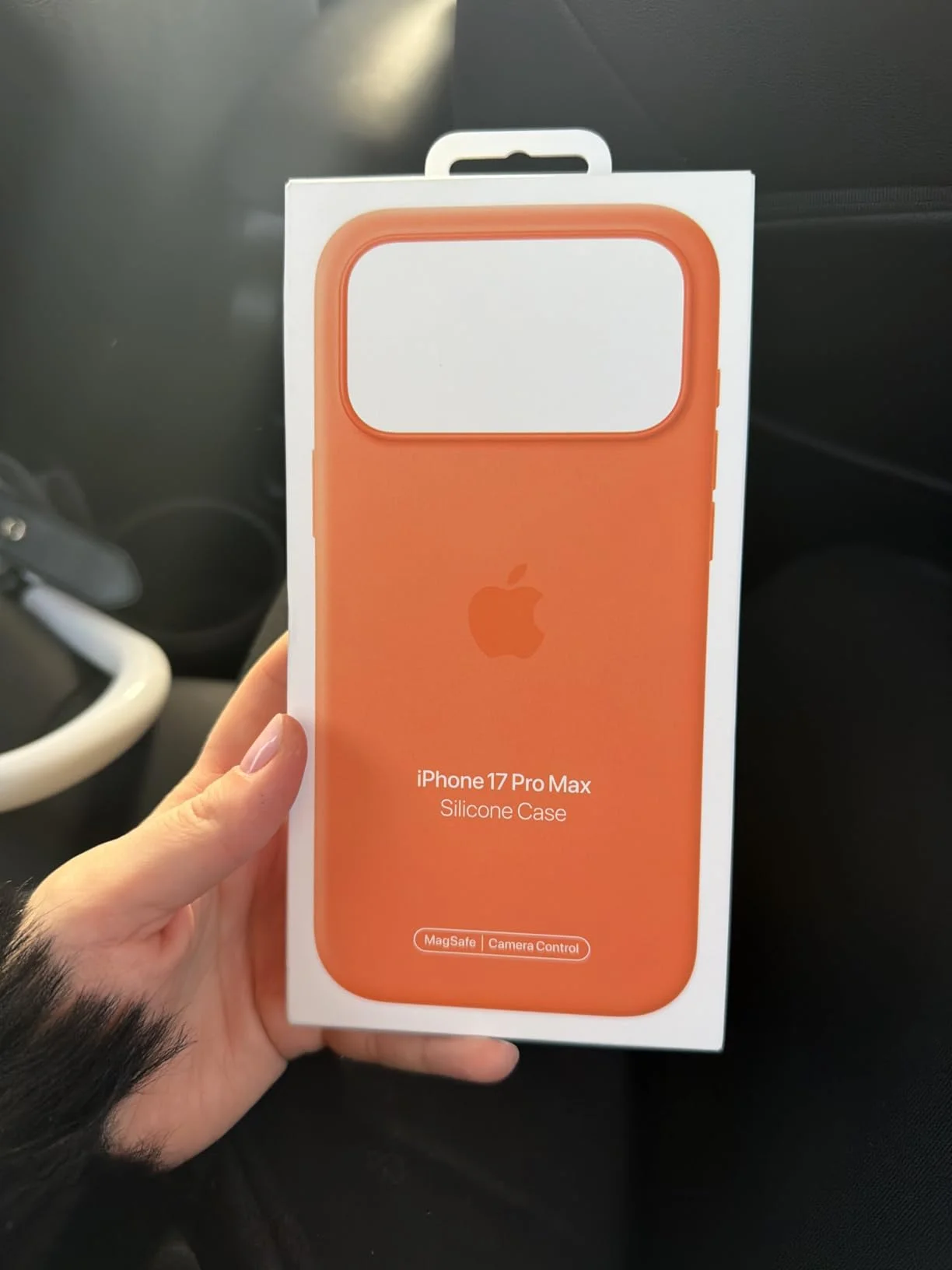 Etui silikonowe Apple do iPhone 17 Pro Max, czarny, 99 zł (Amazon.pl)