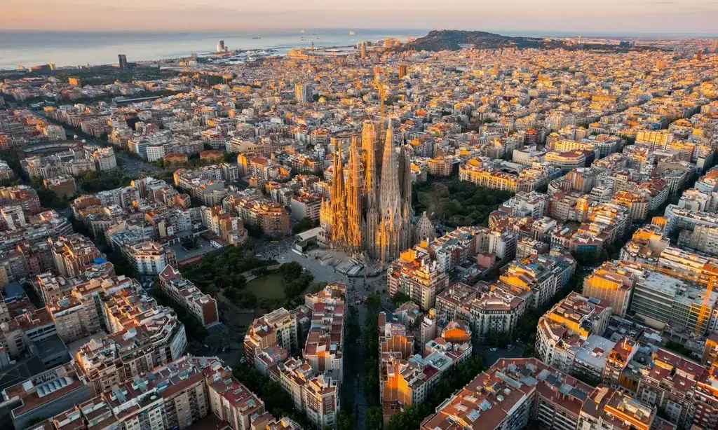 4 noce BARCELONA w świetnym hotelu 4* Barceló Raval w samym centrum od 879 zł! Loty Modlin, Gdańsk, Kraków i Wrocław + pobyt, podróże sty