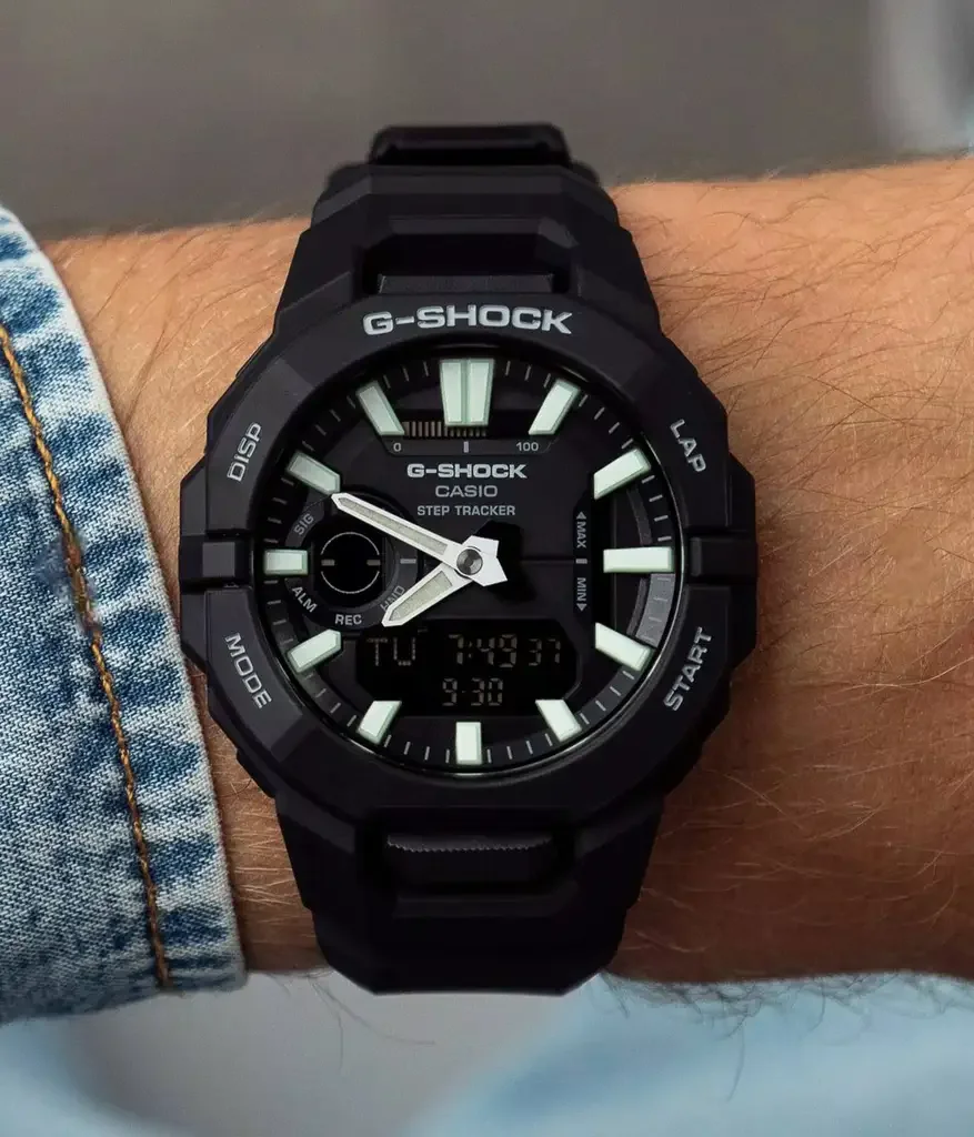 Casio G-Shock GBA-950-1AER G-SQUAD z krokomierzem i Bluetooth za 61,92€