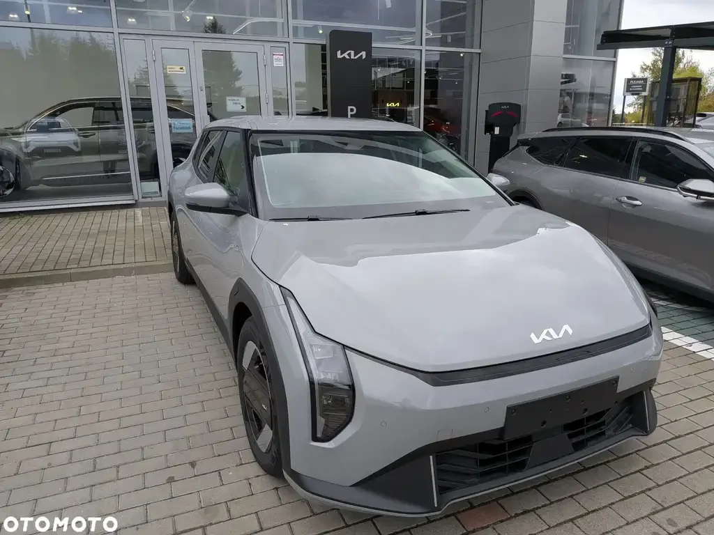 Kia EV4 58,3-kWh Air - samochód elektryczny